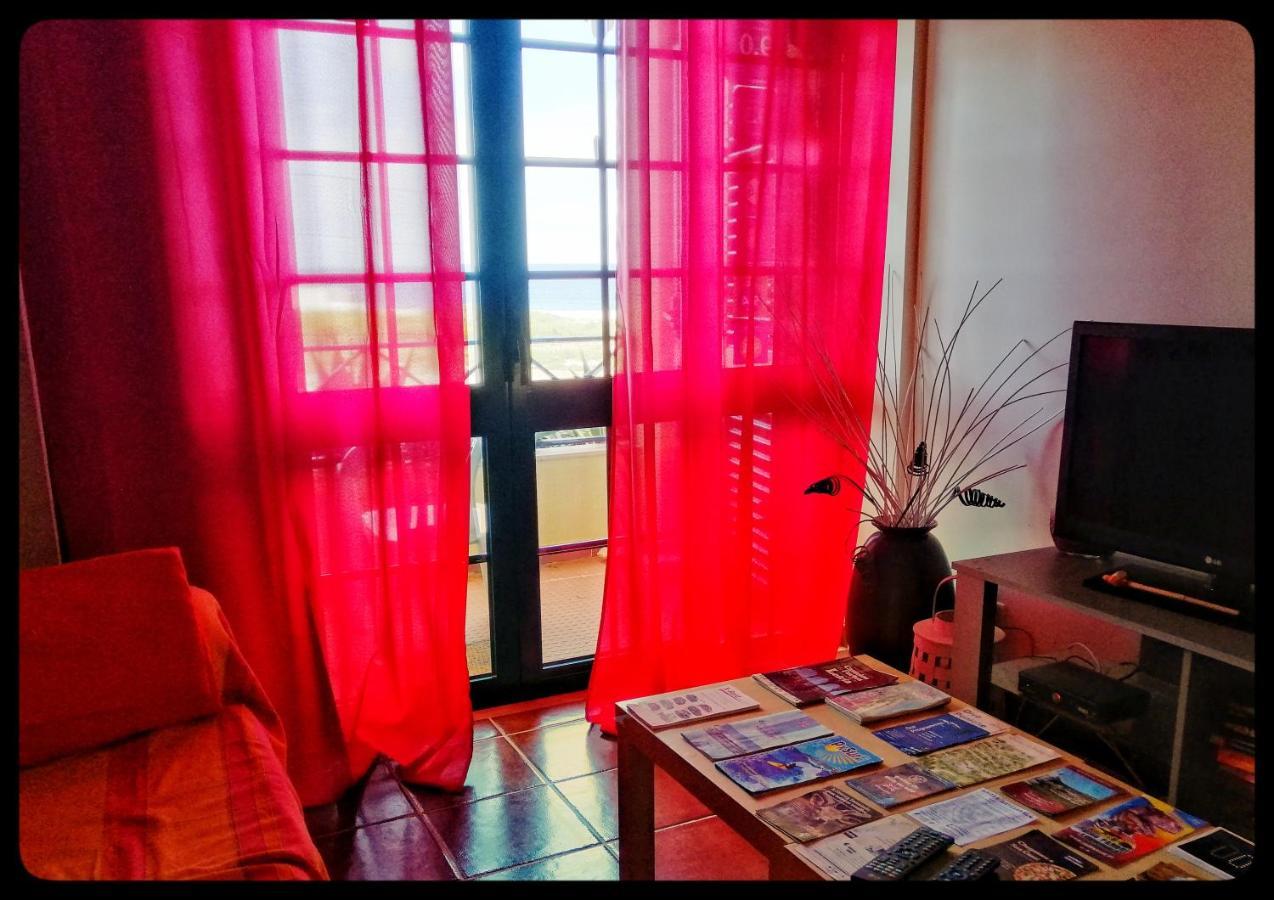 Supertubos Beach Hostel Атогиа-да-Балейя Экстерьер фото
