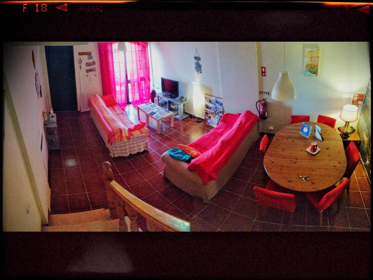 Supertubos Beach Hostel Атогиа-да-Балейя Экстерьер фото