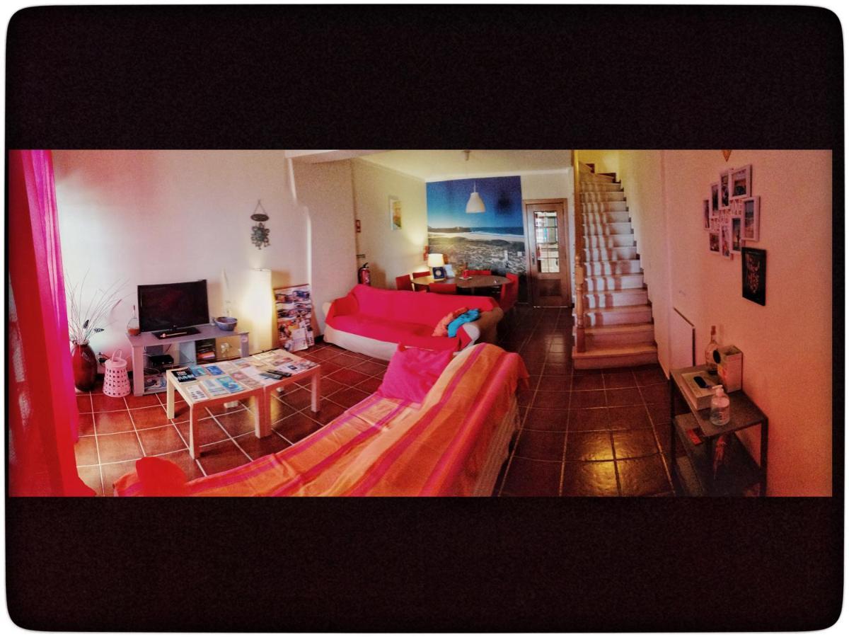 Supertubos Beach Hostel Атогиа-да-Балейя Экстерьер фото
