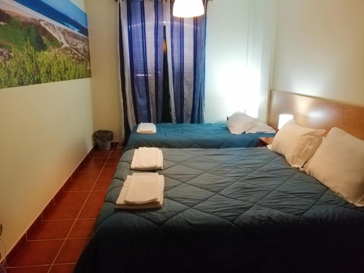 Supertubos Beach Hostel Атогиа-да-Балейя Экстерьер фото