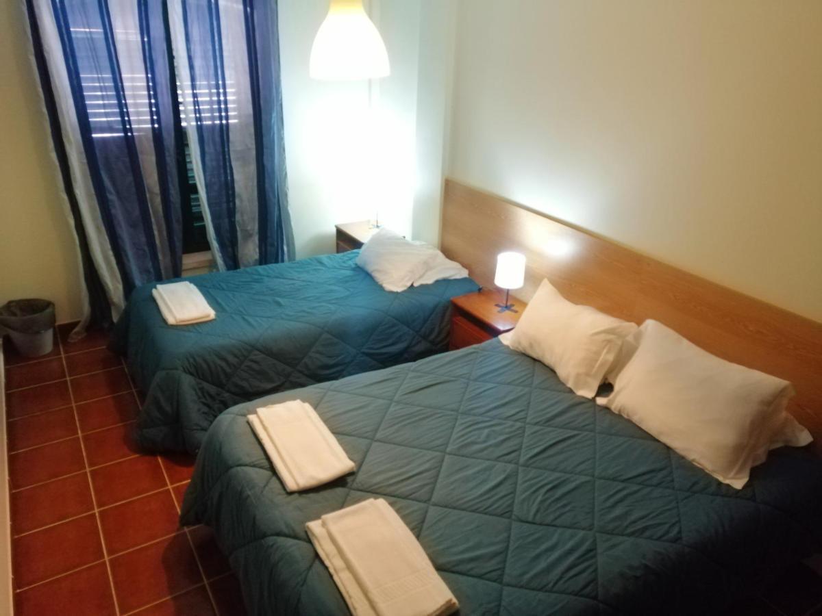 Supertubos Beach Hostel Атогиа-да-Балейя Экстерьер фото