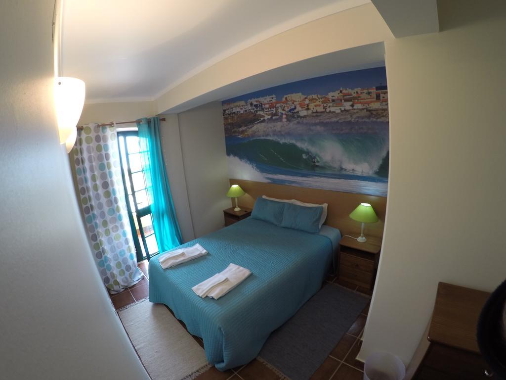 Supertubos Beach Hostel Атогиа-да-Балейя Экстерьер фото