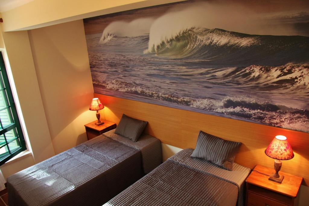 Supertubos Beach Hostel Атогиа-да-Балейя Экстерьер фото