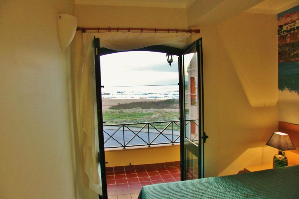 Supertubos Beach Hostel Атогиа-да-Балейя Номер фото