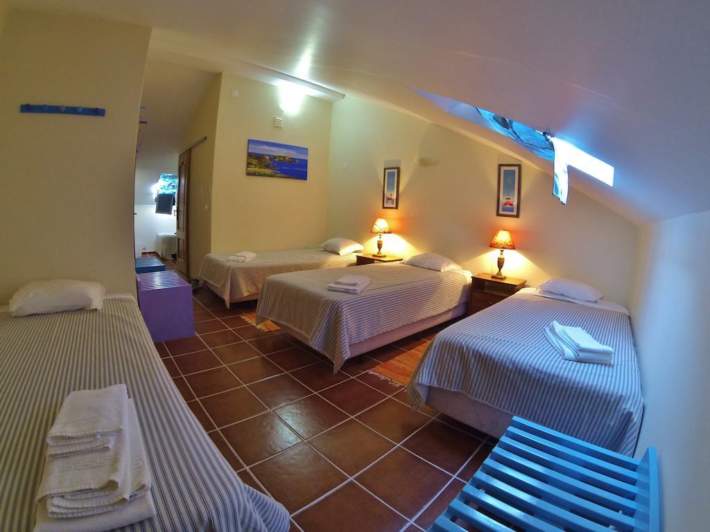 Supertubos Beach Hostel Атогиа-да-Балейя Номер фото