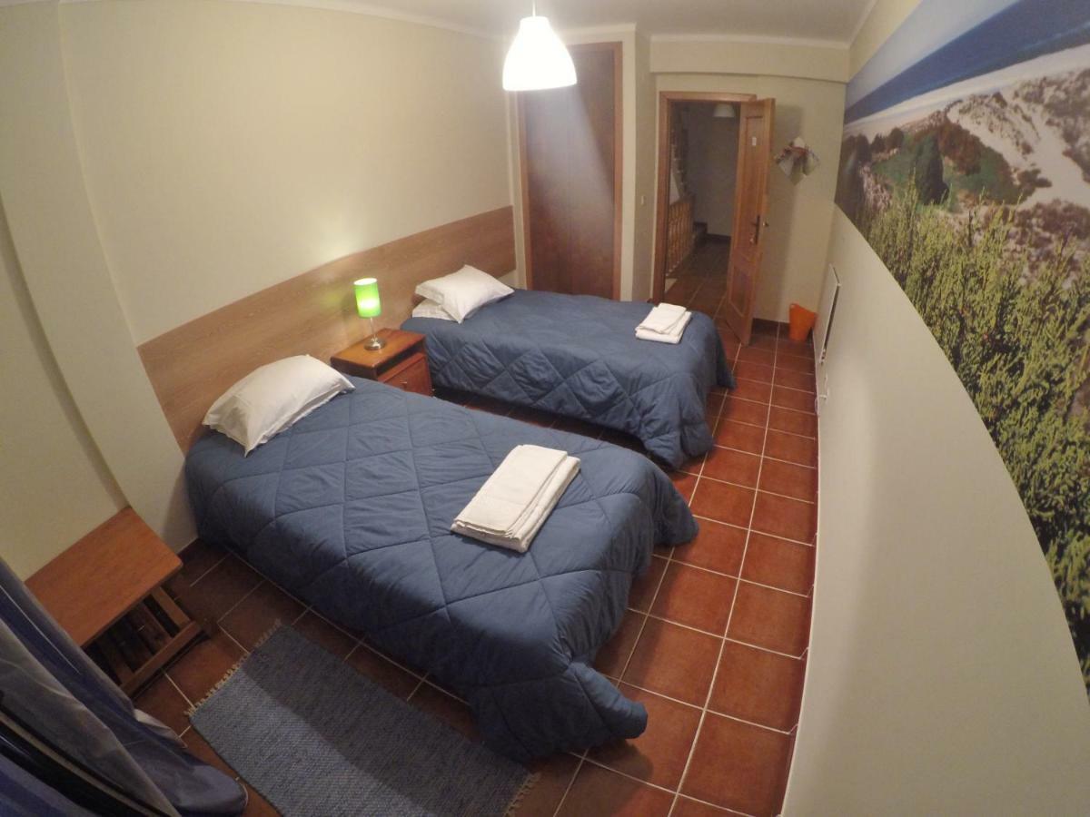 Supertubos Beach Hostel Атогиа-да-Балейя Экстерьер фото