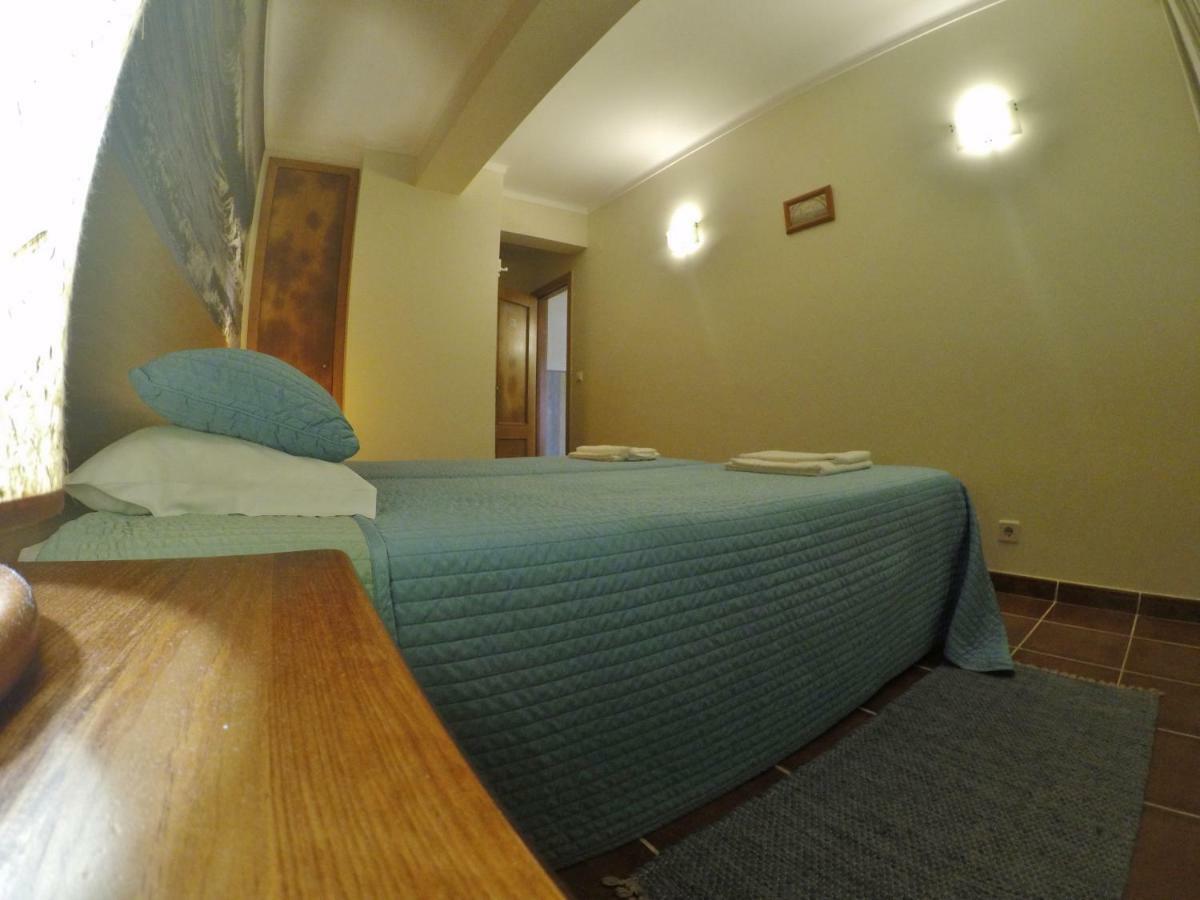 Supertubos Beach Hostel Атогиа-да-Балейя Экстерьер фото
