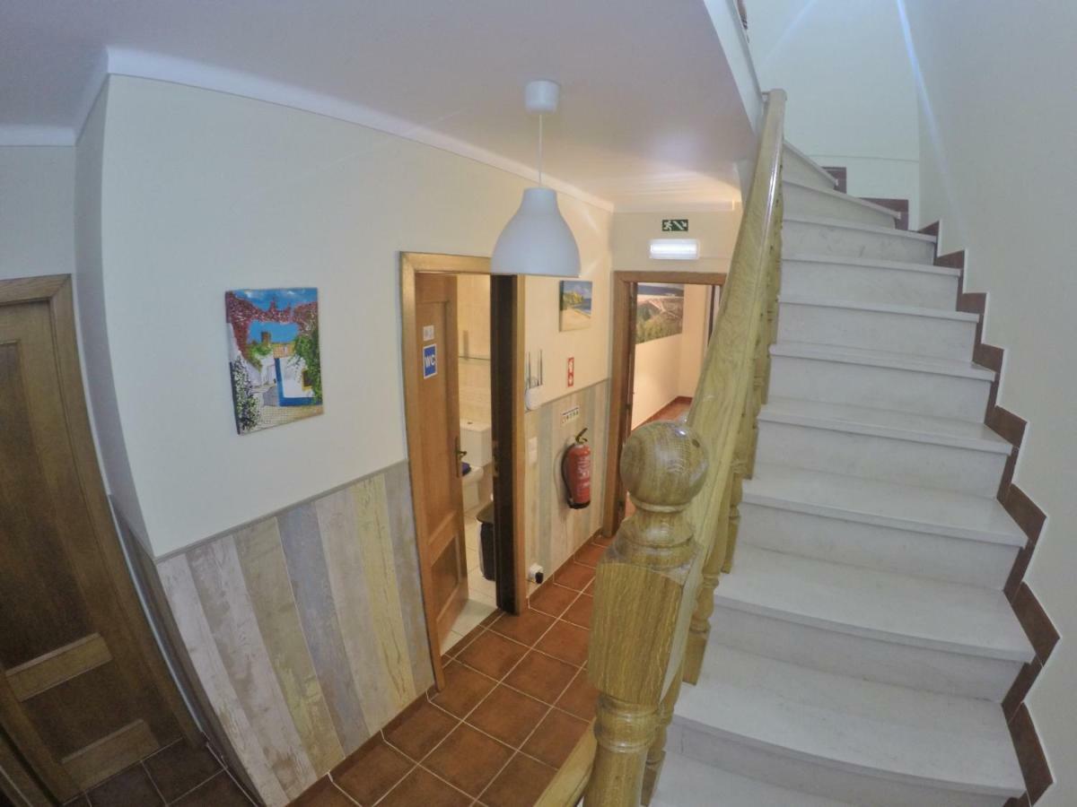 Supertubos Beach Hostel Атогиа-да-Балейя Экстерьер фото